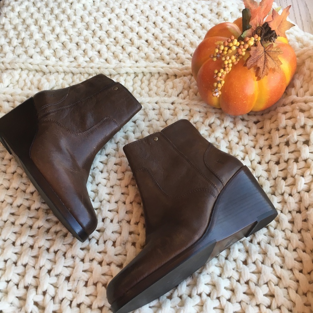 NEW Frye “Emma” wedges🍁🍂